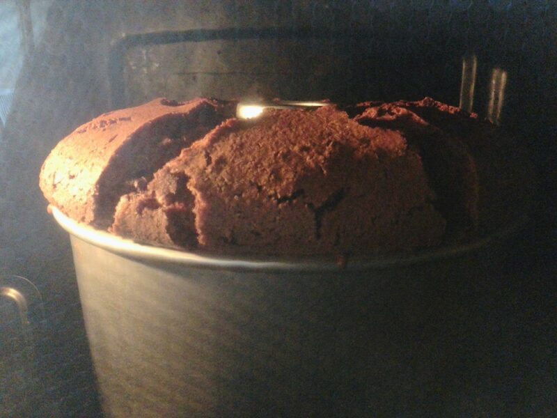 チョコシフォンケーキ　オーブン焼き始め25分